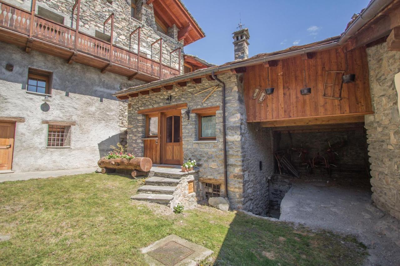 Villa La Grandze à Allein Extérieur photo